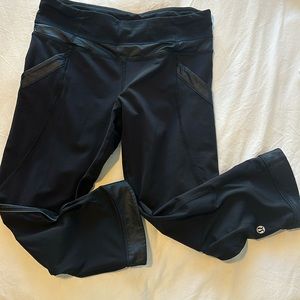 Lulu lemon black cropped running legging. Size 6. Lightly worn!